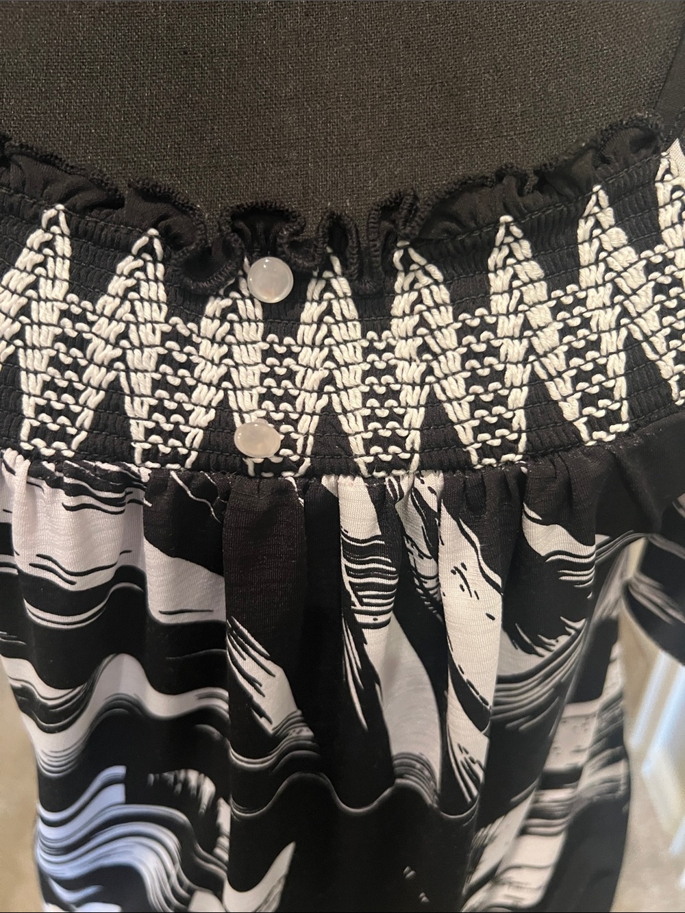 Black & White Smocked Square-Neck Women's Blouse Size Medium - Picture 3 of 9